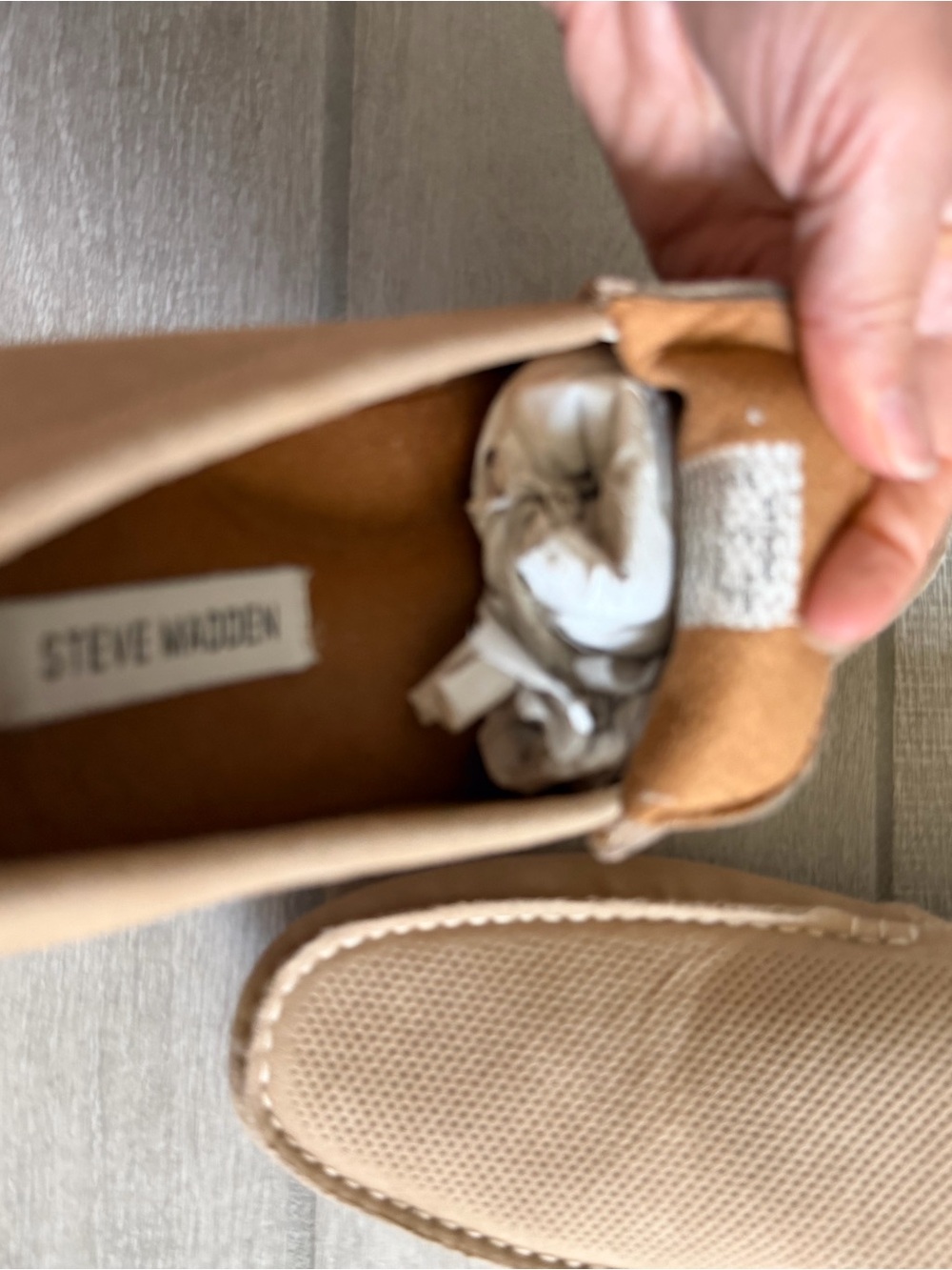 Steve Madden Beige Suede Perforated Slip-On Loafers -new in box -moccasins size - Picture 4 of 8